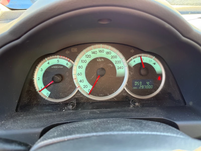 Toyota Corolla verso 2.2D4D 136 facelift, снимка 15 - Автомобили и джипове - 52921792