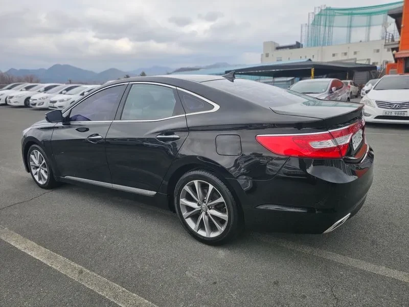 Hyundai Grandeur Hg300 Exclusive, снимка 3 - Автомобили и джипове - 53777903