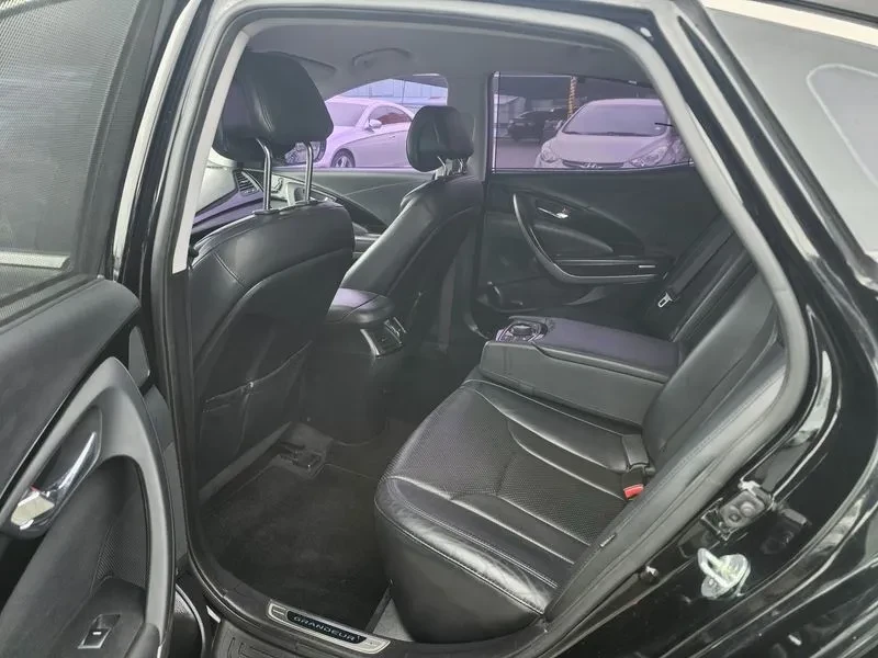 Hyundai Grandeur Hg300 Exclusive, снимка 9 - Автомобили и джипове - 53777903