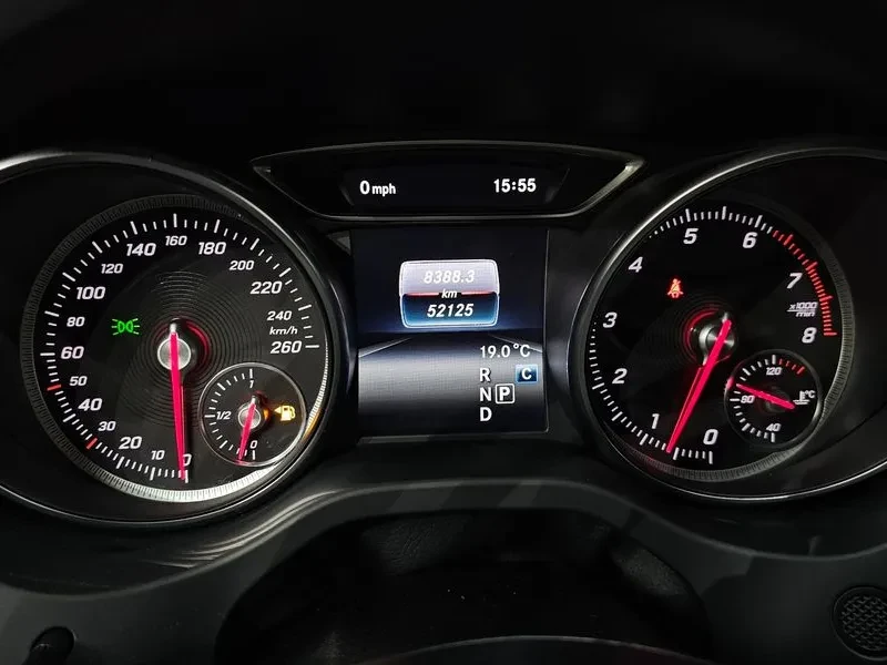 Mercedes-Benz CLA 2.5, снимка 8 - Автомобили и джипове - 54287825
