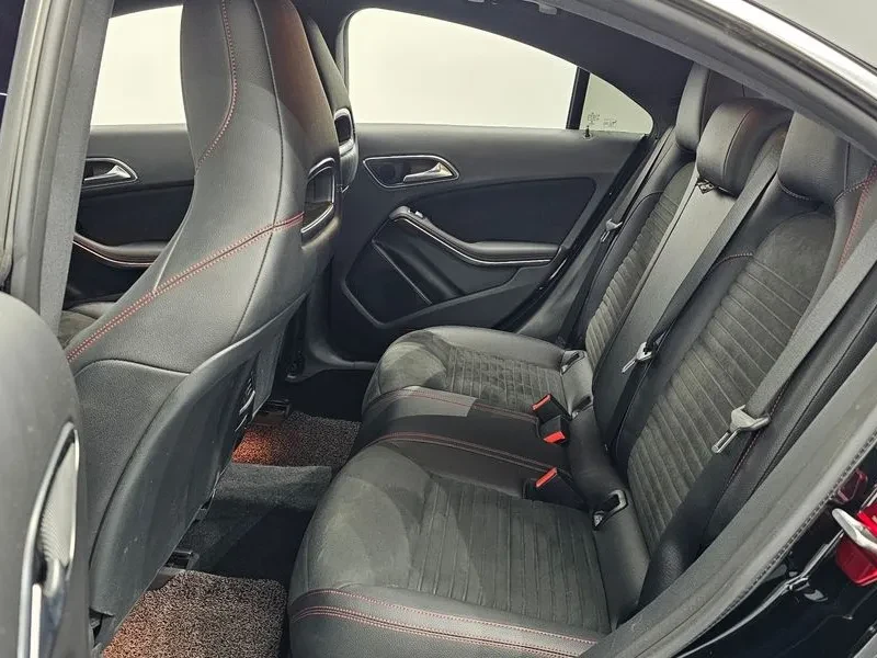 Mercedes-Benz CLA 2.5, снимка 12 - Автомобили и джипове - 54287825