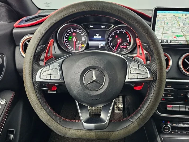 Mercedes-Benz CLA 2.5, снимка 13 - Автомобили и джипове - 54287825