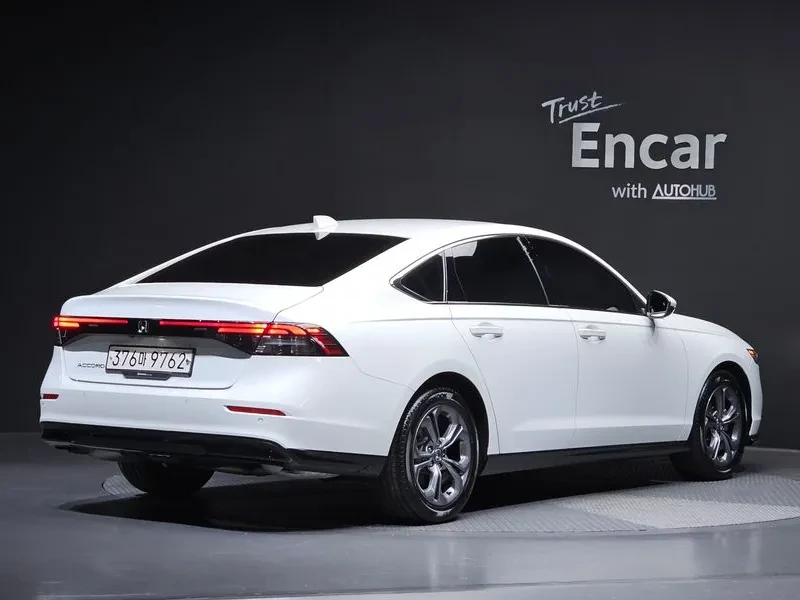 Honda Accord 1.5 TURBO 11TH GEN, снимка 2 - Автомобили и джипове - 55717316