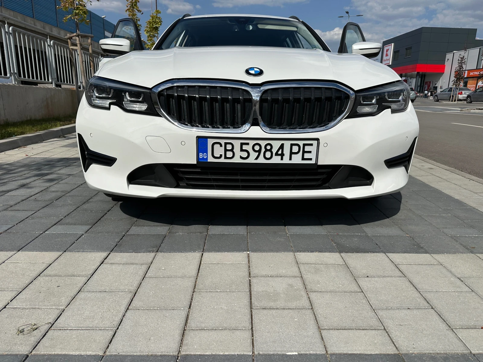 BMW 318 I G21 2.0бензин автомат 2021 - изображение 2