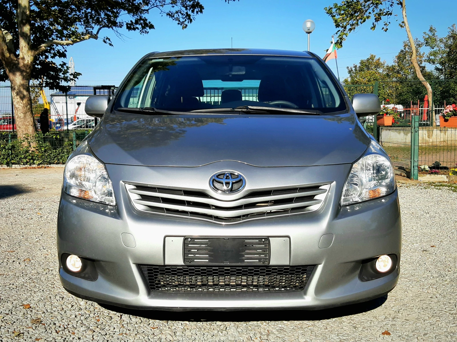 Toyota Corolla verso 2.0D4d 6ск. НАВИ* КАМЕРА* 7места - изображение 2