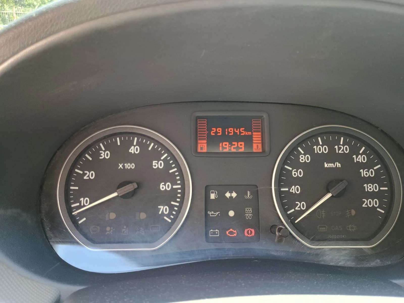 Dacia Sandero 1.4 Бензин/Газ - изображение 10