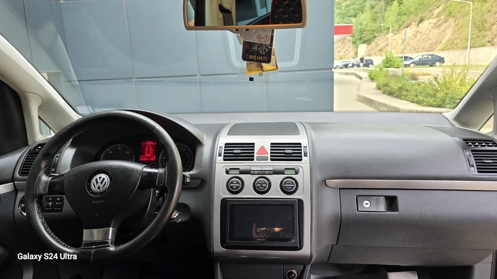 VW Touran 2, 0 - изображение 8