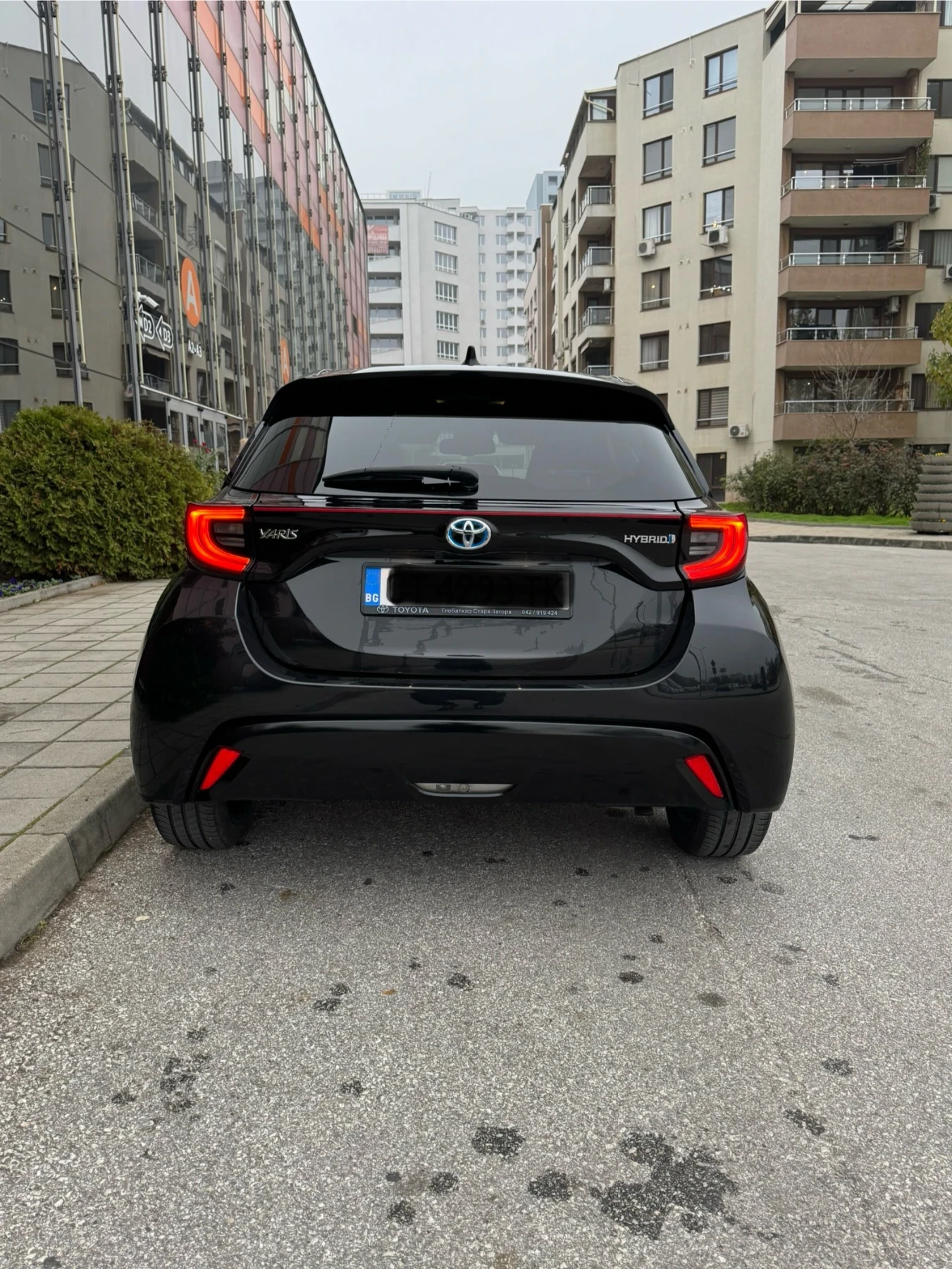 Toyota Yaris 1.5 HIBRID 29000km - изображение 3