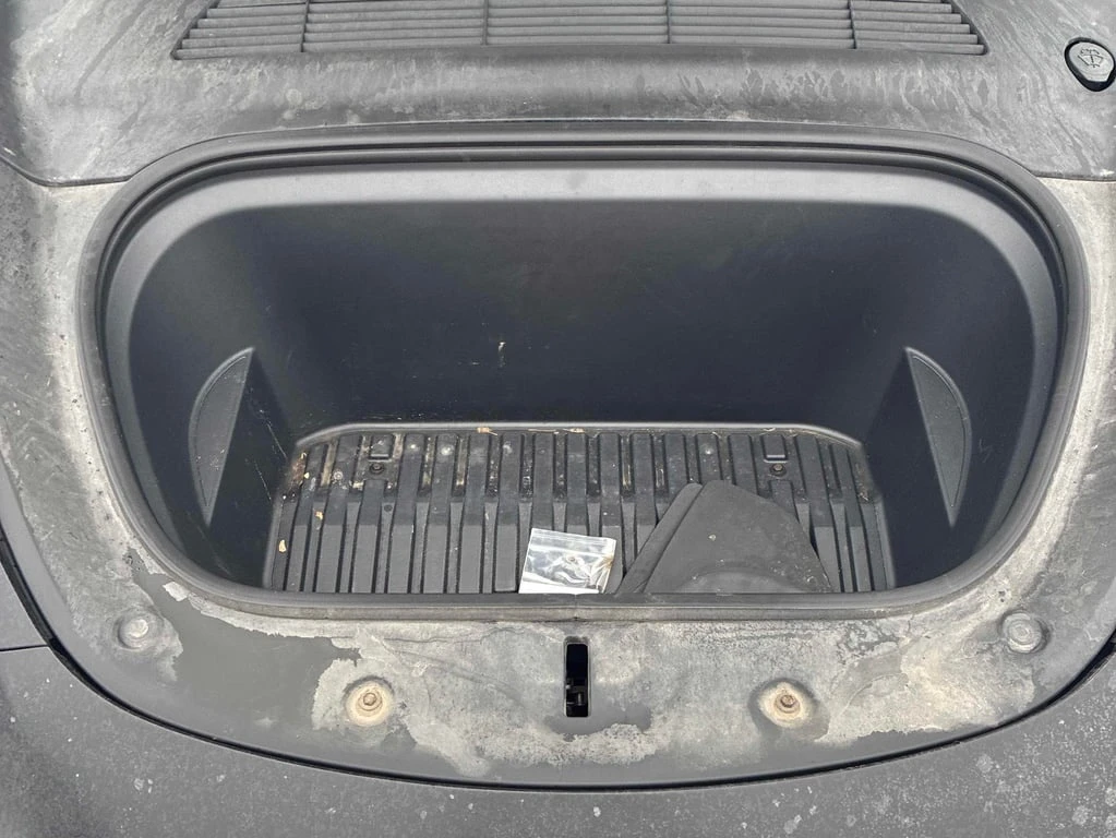 Tesla Model Y * Performance * CARFAX * ��� ������������ ������ | Mobile.bg � ����������� 11