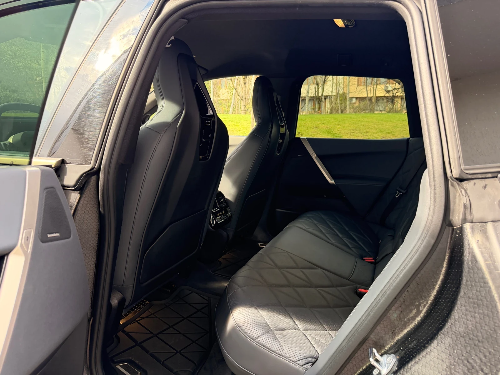 BMW iX 50 / X-DRIVE / ВЪЗДУХ , снимка 11 - Автомобили и джипове - 54091335