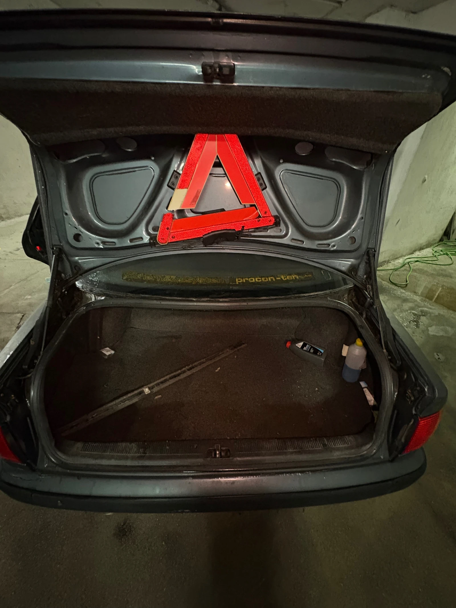 Audi 100 2.0E , снимка 11 - Автомобили и джипове - 54205758