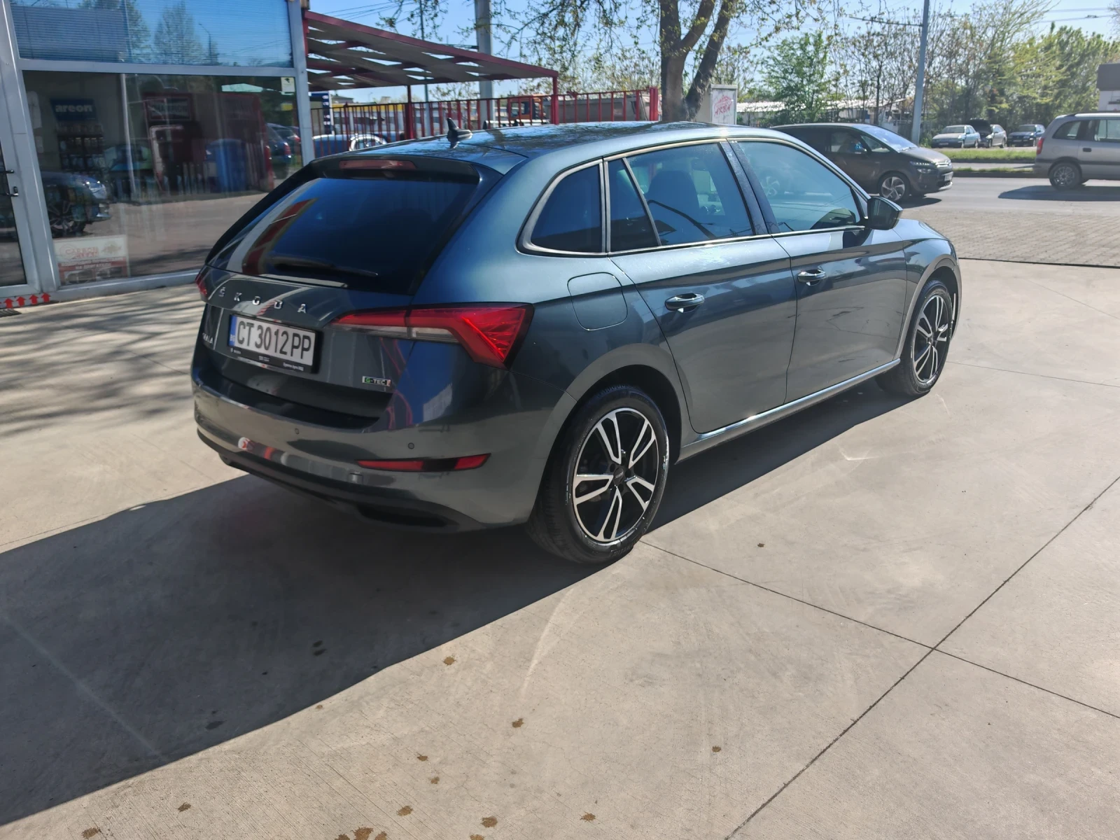 Skoda Scala 1.0 TGI фабричен метан, снимка 4 - Автомобили и джипове - 54346157