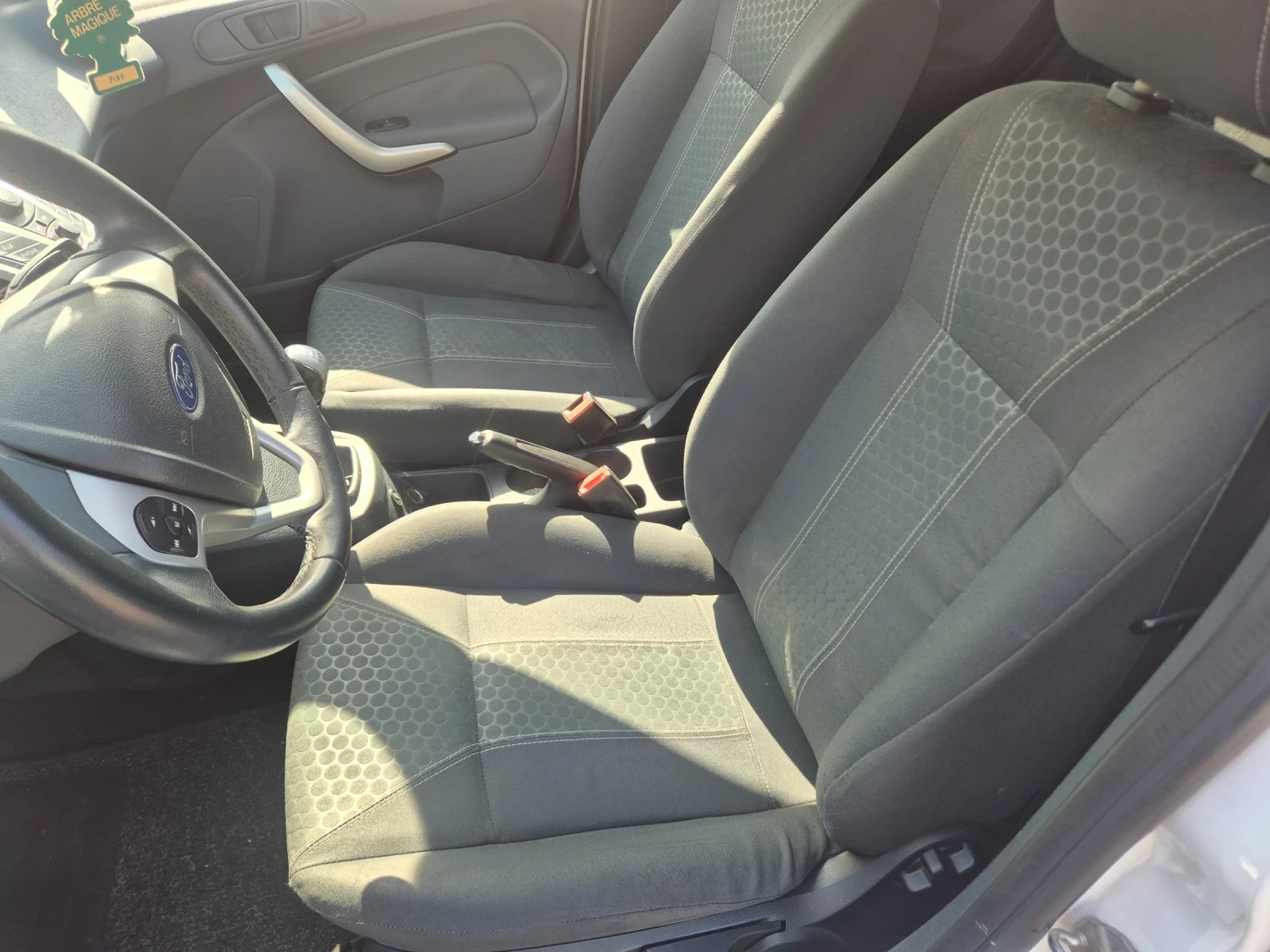 Ford Fiesta 1.4, ГАЗ, снимка 9 - Автомобили и джипове - 54703076