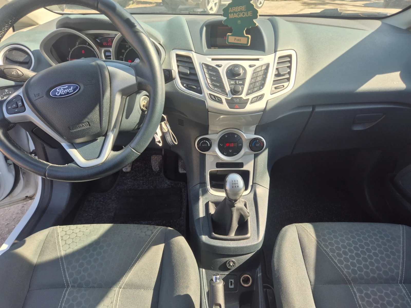 Ford Fiesta 1.4, ГАЗ, снимка 7 - Автомобили и джипове - 54703076