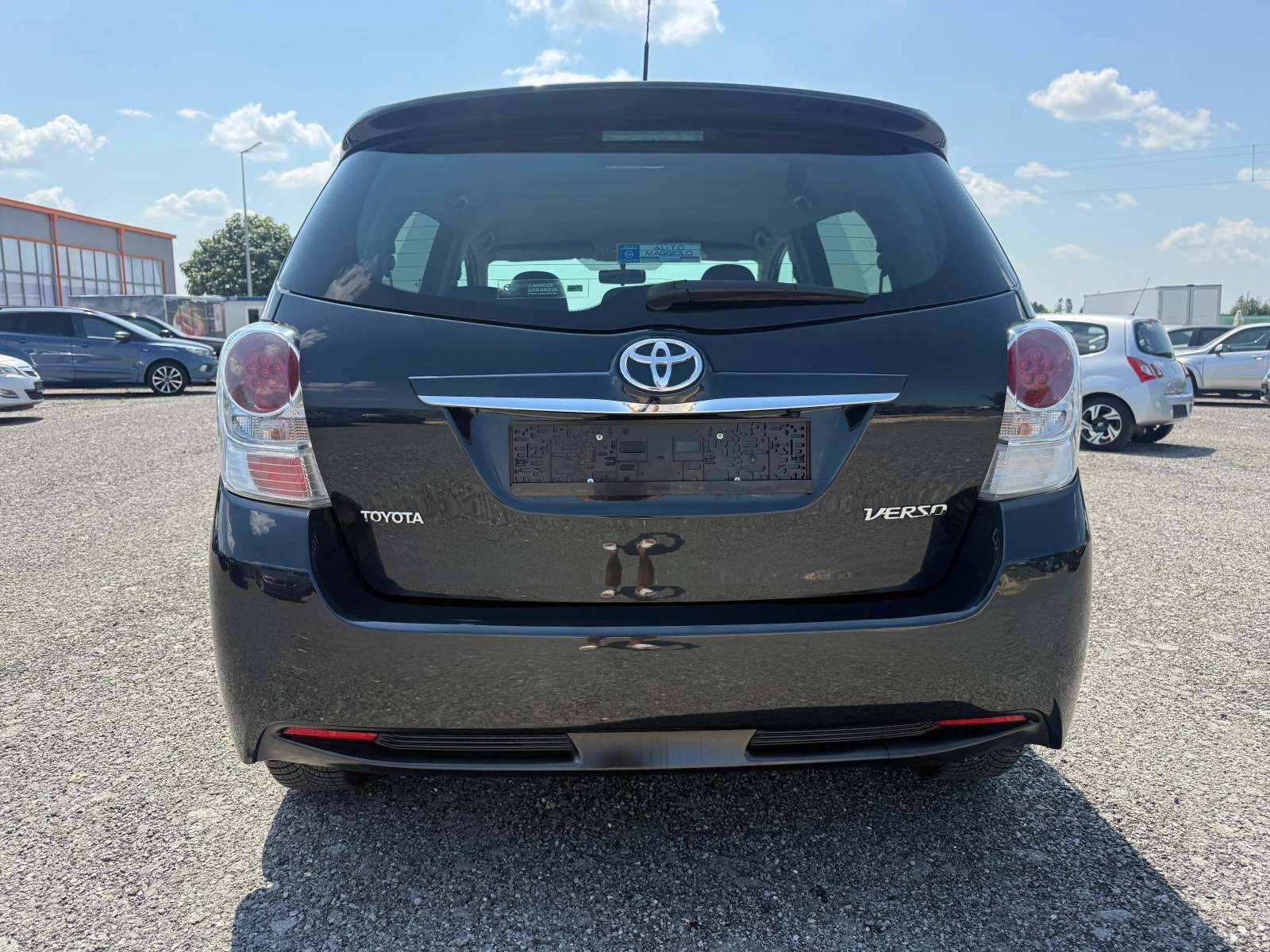 Toyota Verso 1.6 D4D, снимка 8 - Автомобили и джипове - 55330791