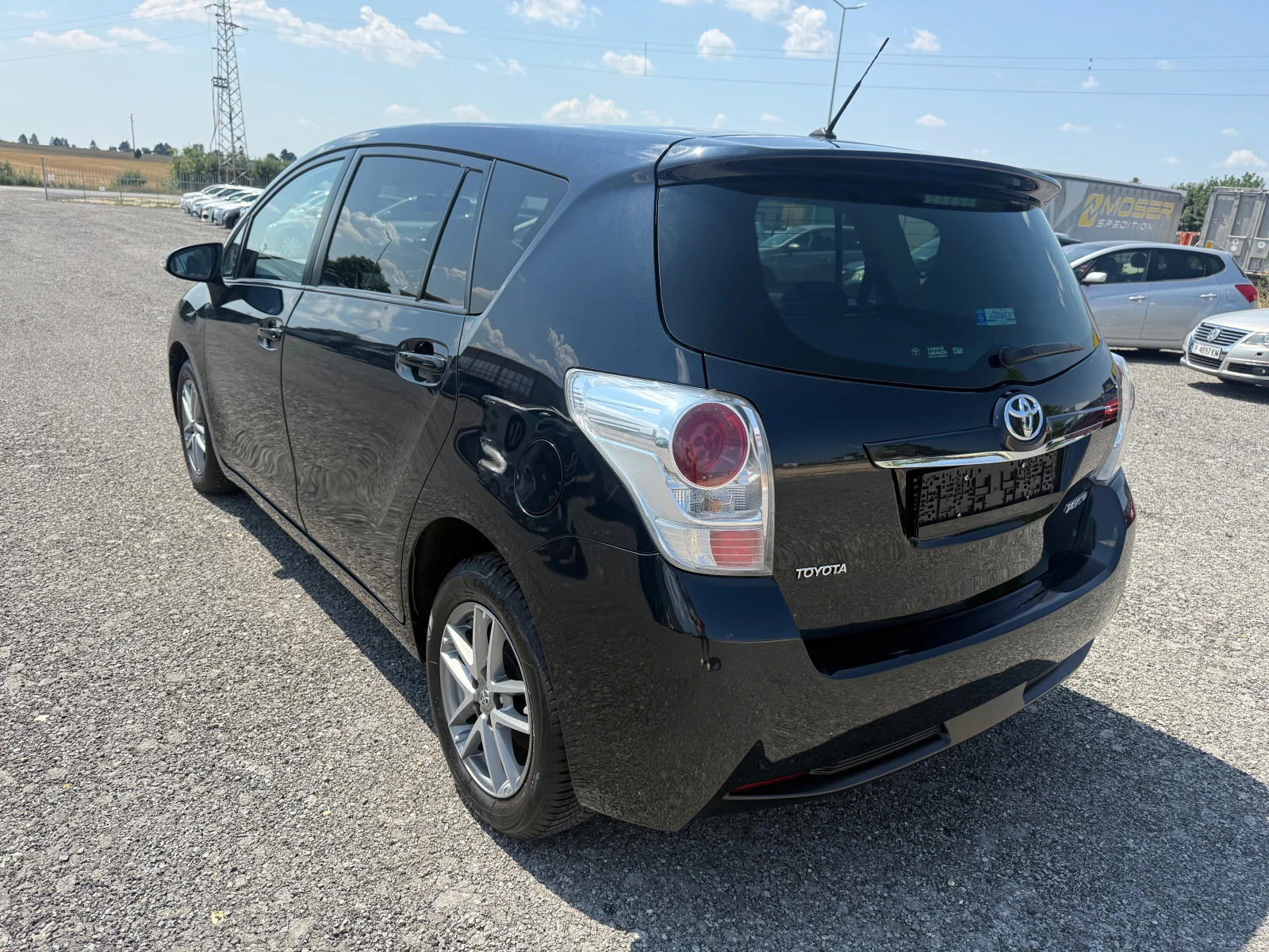 Toyota Verso 1.6 D4D, снимка 7 - Автомобили и джипове - 55330791