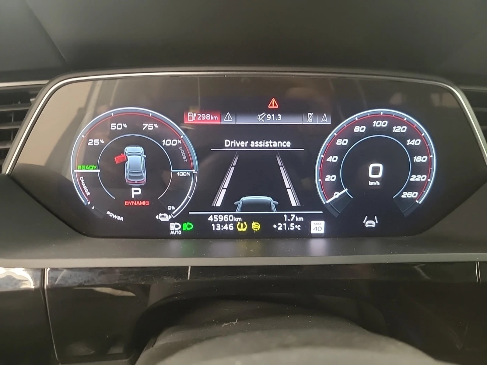 Audi E-Tron TECHNIK / 360 / ДИСТРОНИК / HUD, снимка 11 - Автомобили и джипове - 55847115
