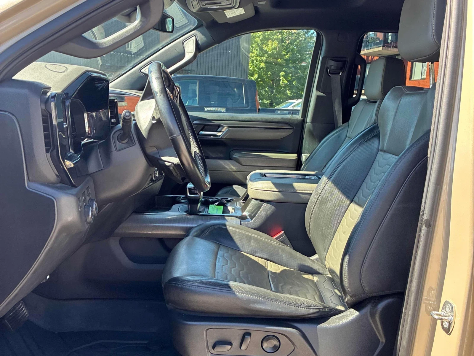 Chevrolet Silverado ZR2 OFF-ROAD * 360* Подгрев* Обдух* * Apple CarPla, снимка 10 - Автомобили и джипове - 55928409