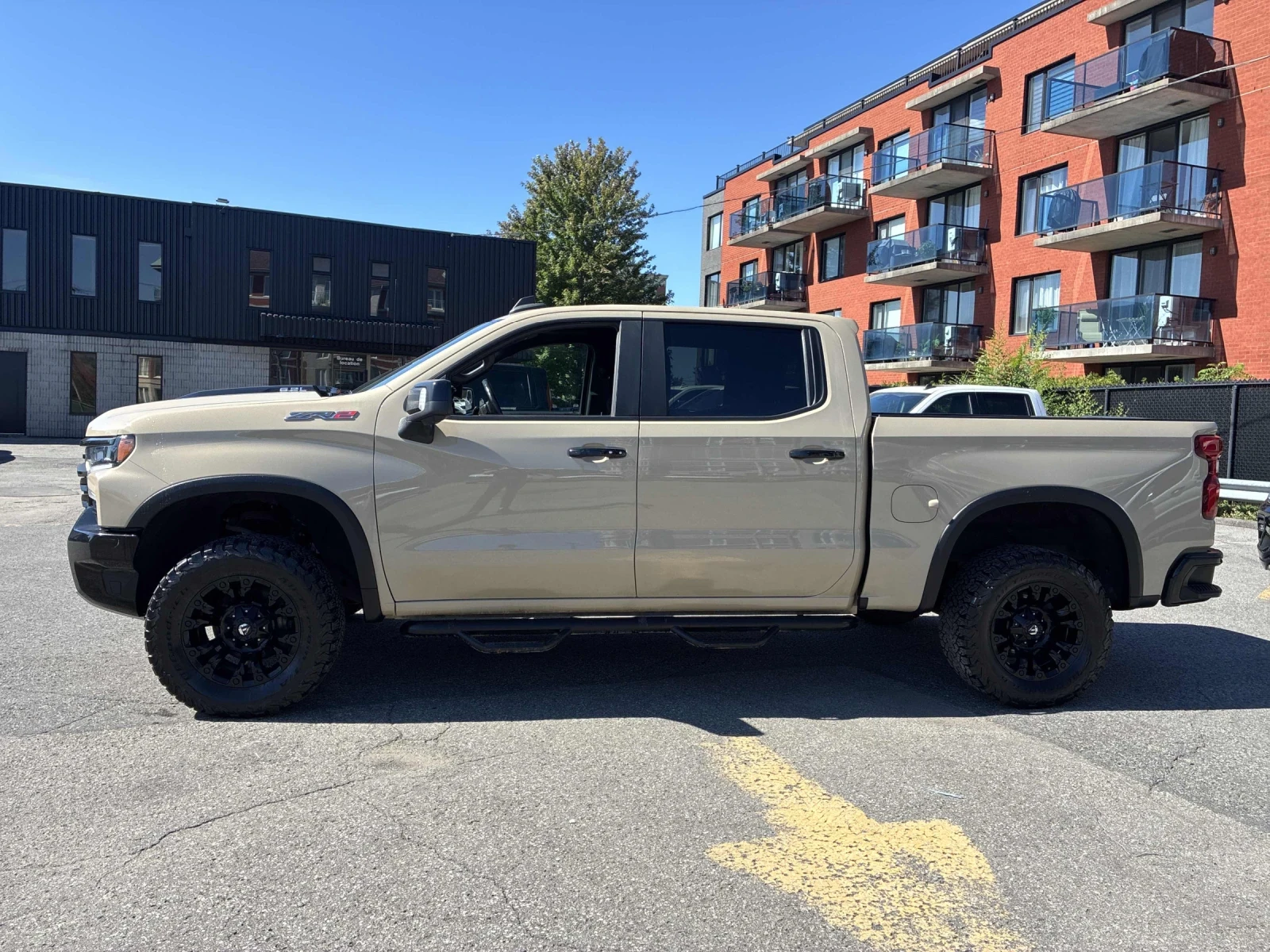Chevrolet Silverado ZR2 OFF-ROAD * 360* Подгрев* Обдух* * Apple CarPla, снимка 2 - Автомобили и джипове - 55928409