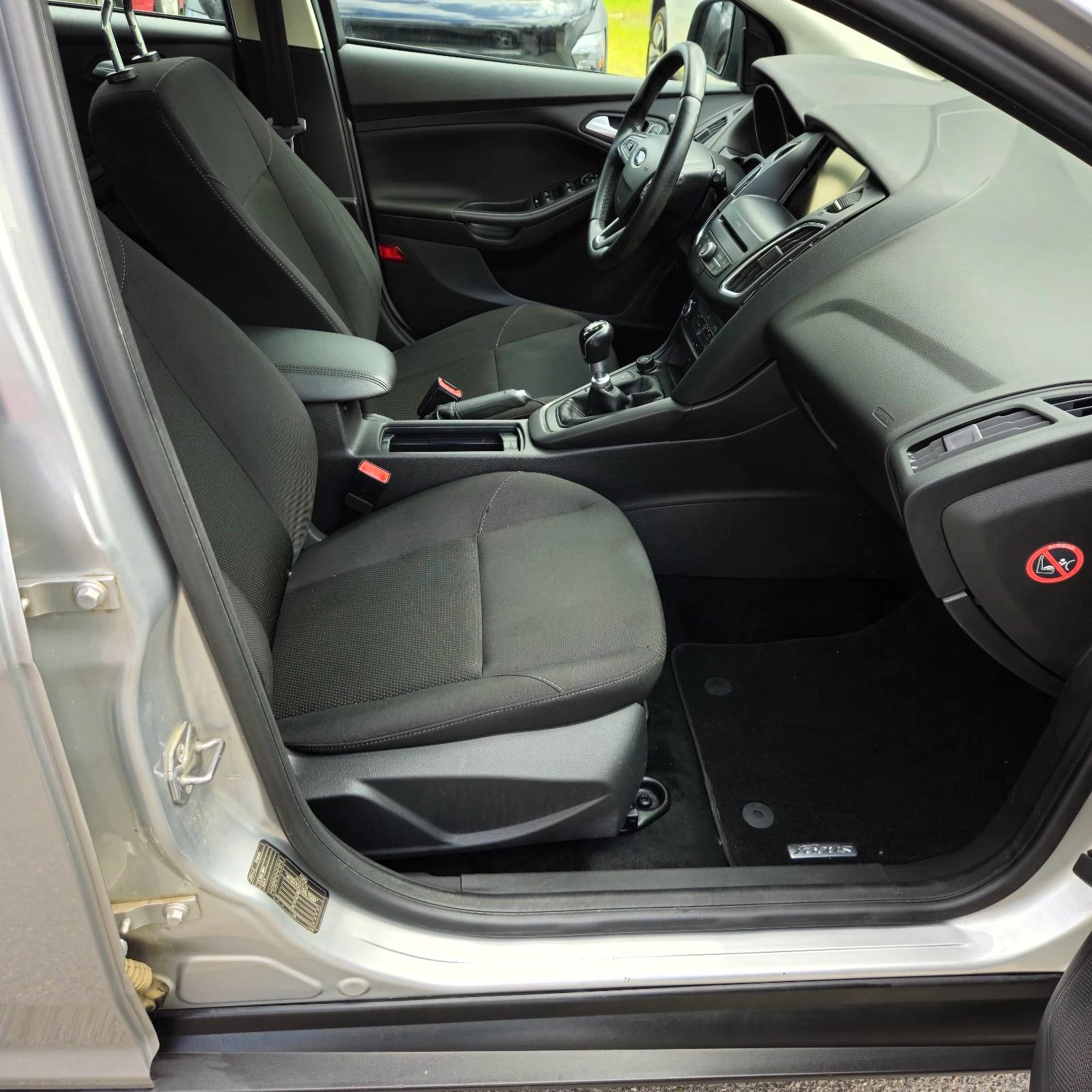 Ford Focus 1.5tdci , снимка 8 - Автомобили и джипове - 55974547