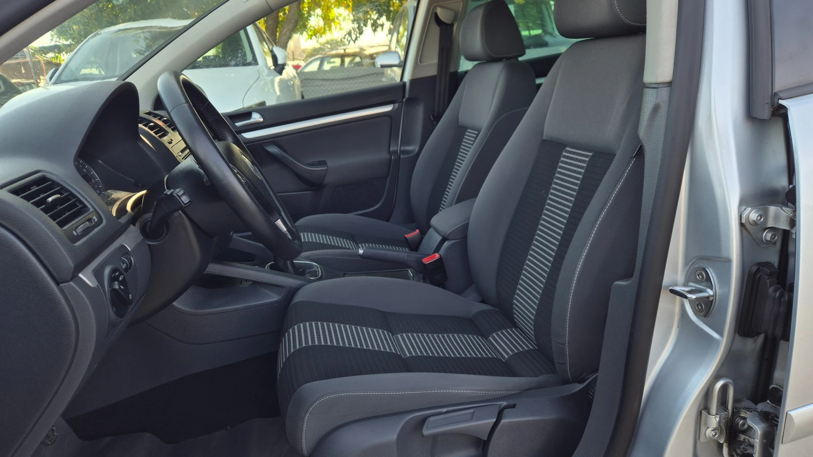 VW Golf  1.9 / 105к.с.  UNITED, снимка 9 - Автомобили и джипове - 56211721