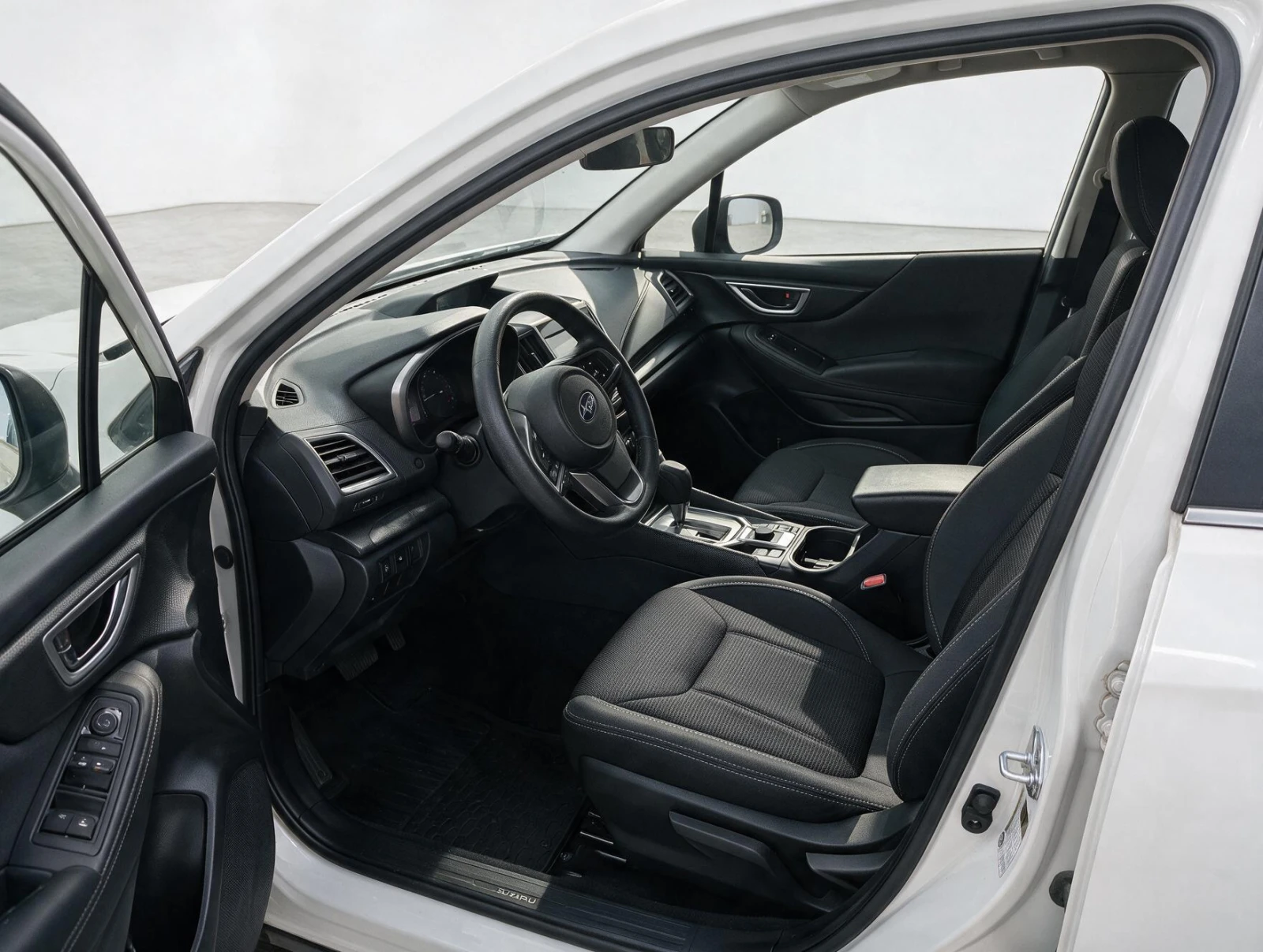 Subaru Forester PLUS 2.5 , снимка 11 - Автомобили и джипове - 56682581