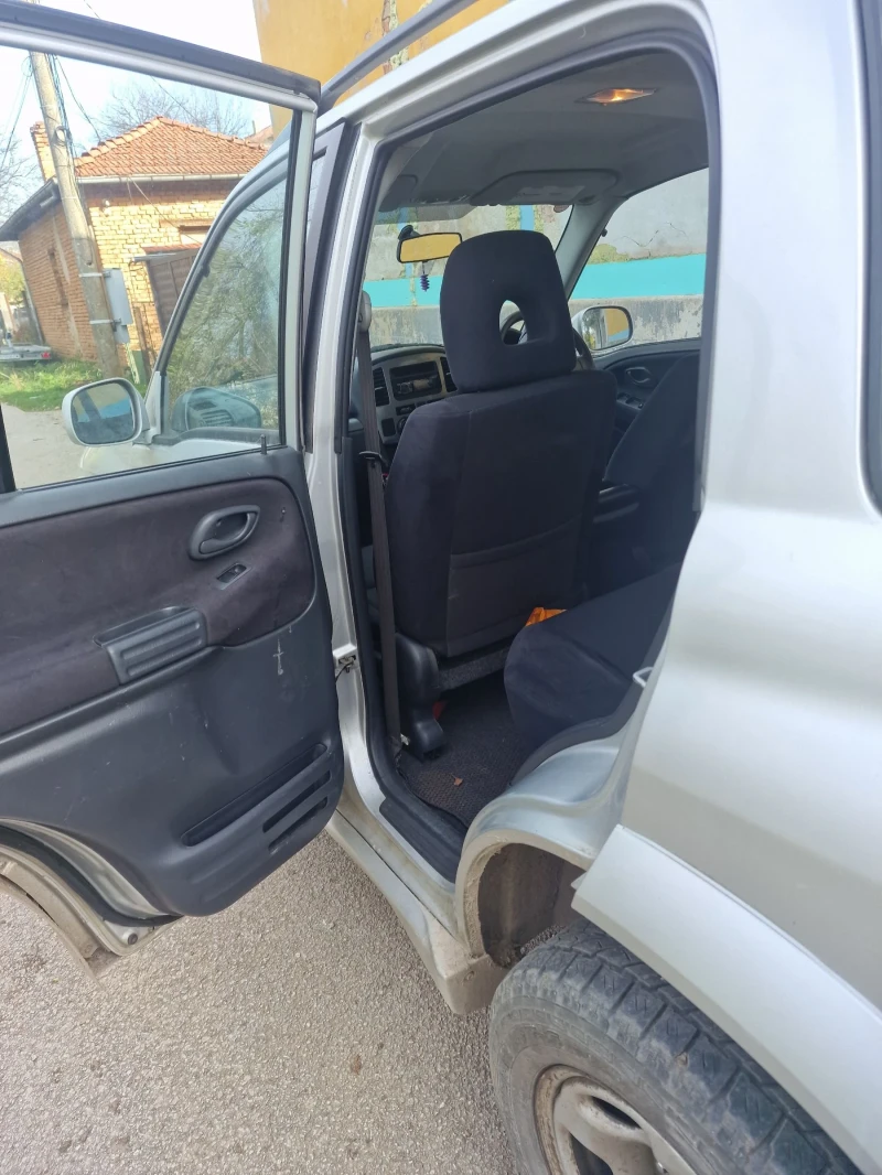 Suzuki Grand vitara Джип, снимка 8 - Автомобили и джипове - 52449417