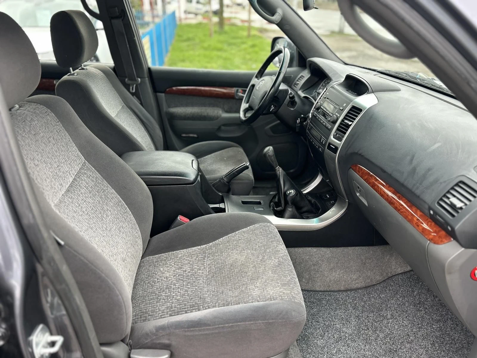 Toyota Land cruiser Serie 120, снимка 12 - Автомобили и джипове - 54123324