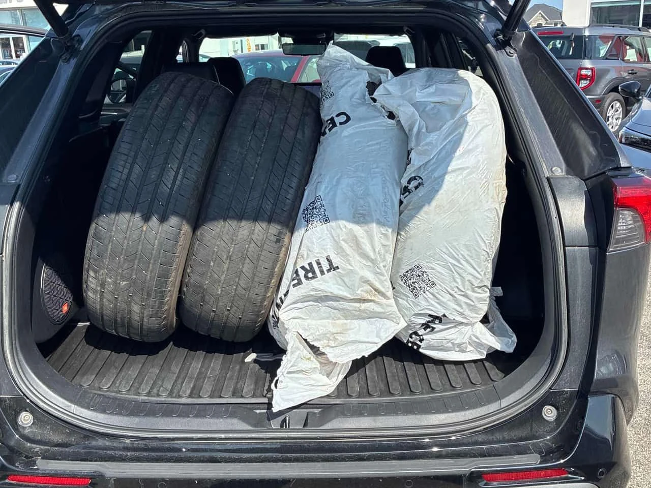 Toyota Rav4 Hybrid XSE  CARFAX, снимка 11 - Автомобили и джипове - 54357477