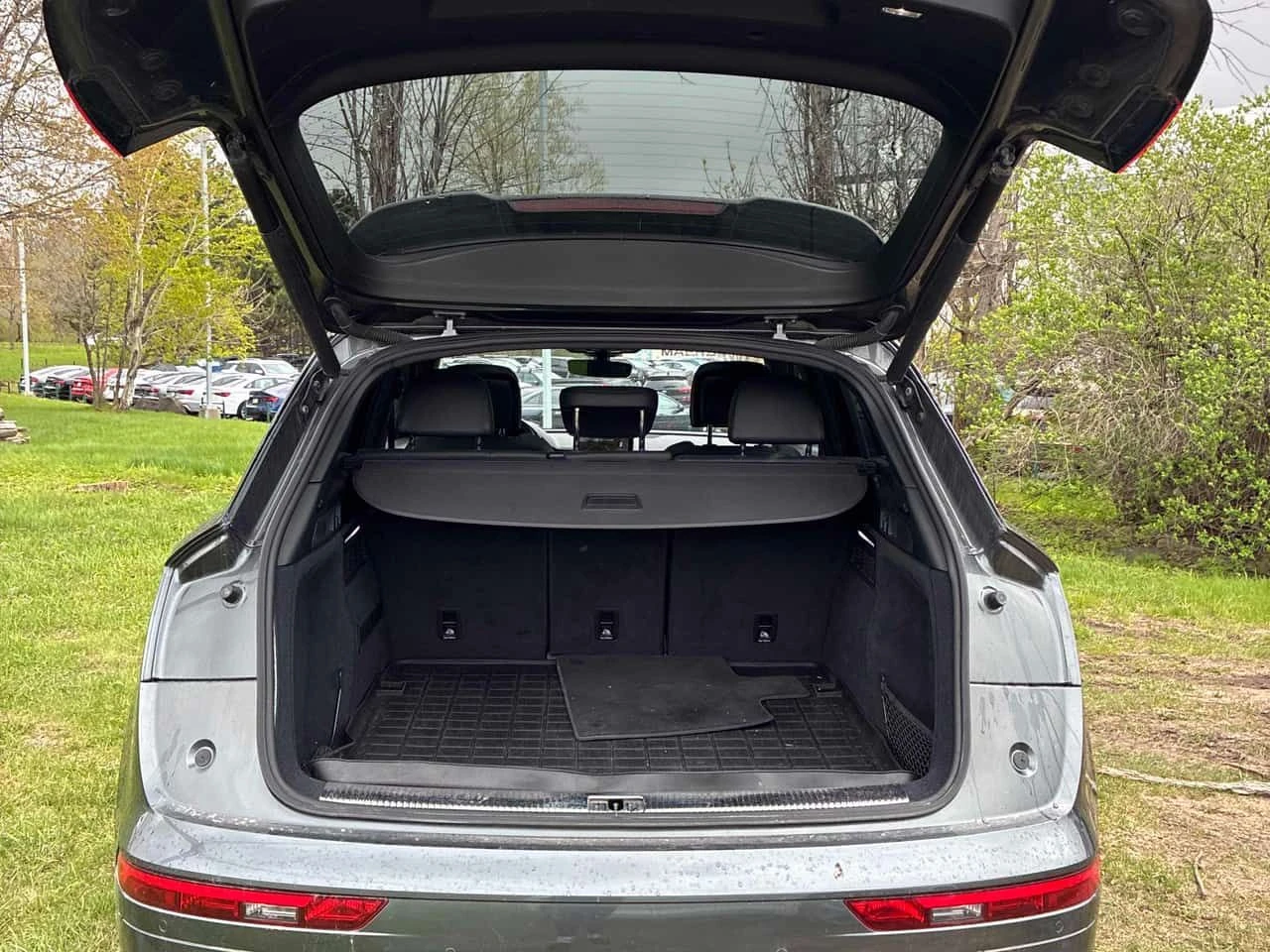 Audi Q5 Technik/ПАНОРАМА/ДИСТРОНИК/360, снимка 11 - Автомобили и джипове - 54511723