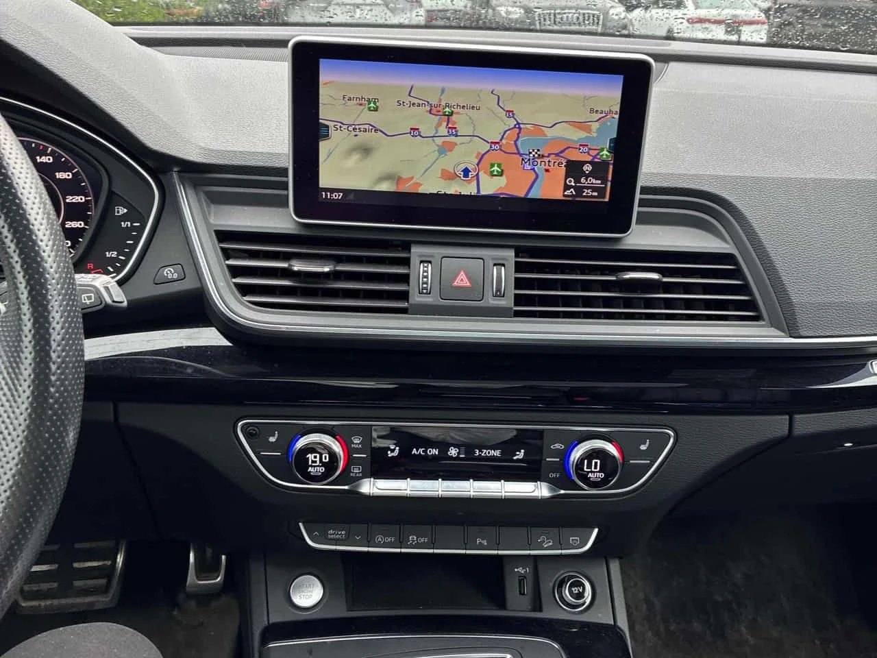 Audi Q5 Technik/ПАНОРАМА/ДИСТРОНИК/360, снимка 8 - Автомобили и джипове - 54511723