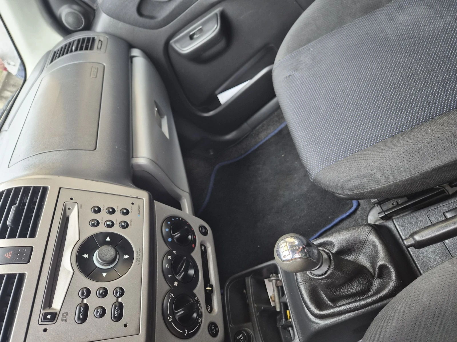 Suzuki Ignis 1.3DDIS, снимка 9 - Автомобили и джипове - 55569885