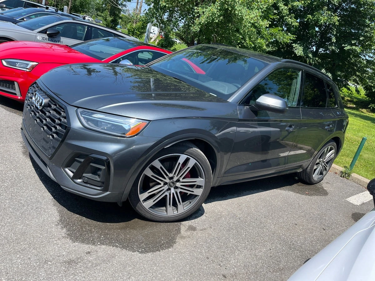 Audi SQ5 Progressiv / Distronic / Carfax / Автокредит, снимка 2 - Автомобили и джипове - 55980548