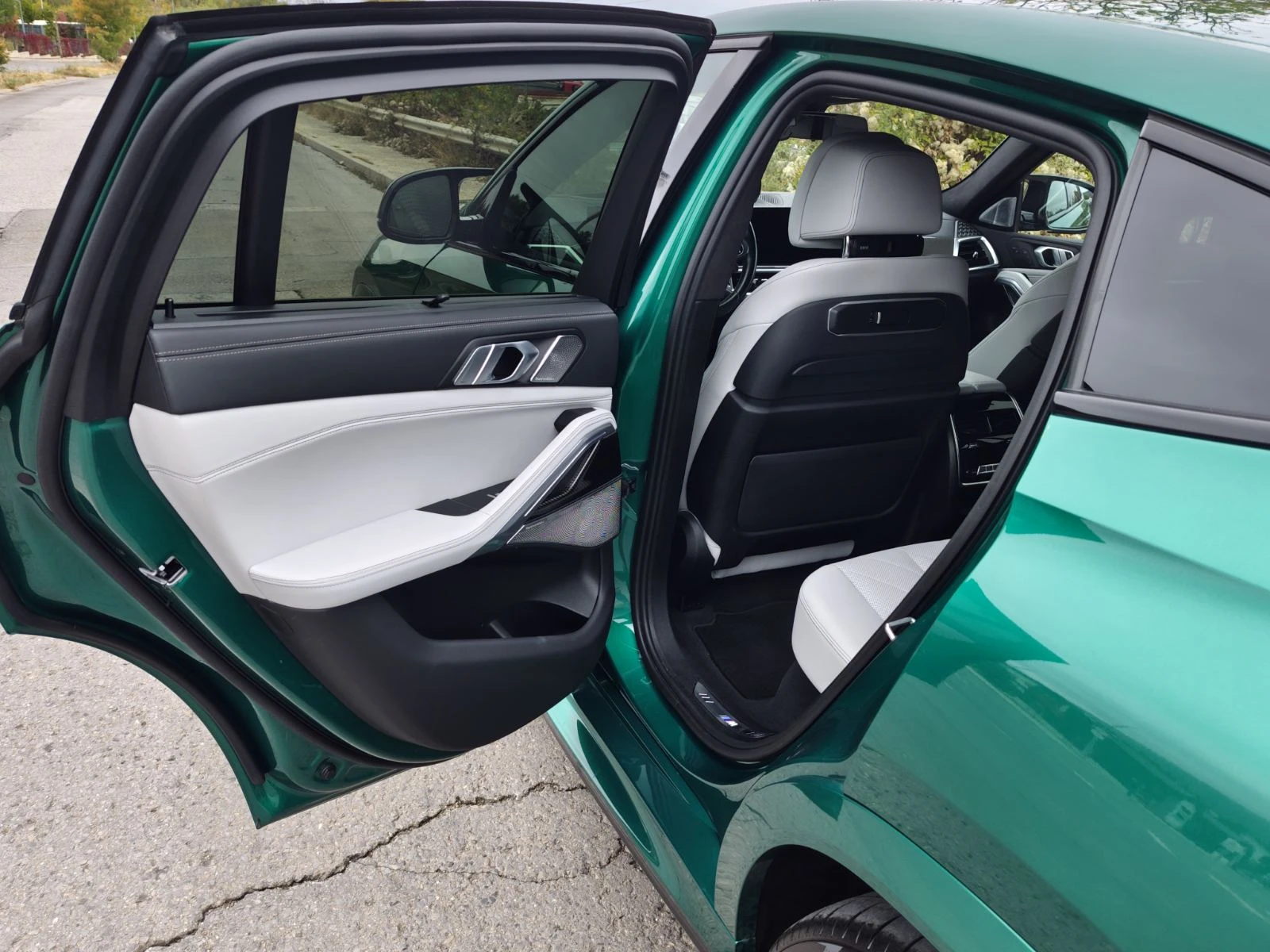 BMW X6 M60i xDrive M Pro Carbon B&W Skylounge FULL | Mobile.bg � ����������� 11