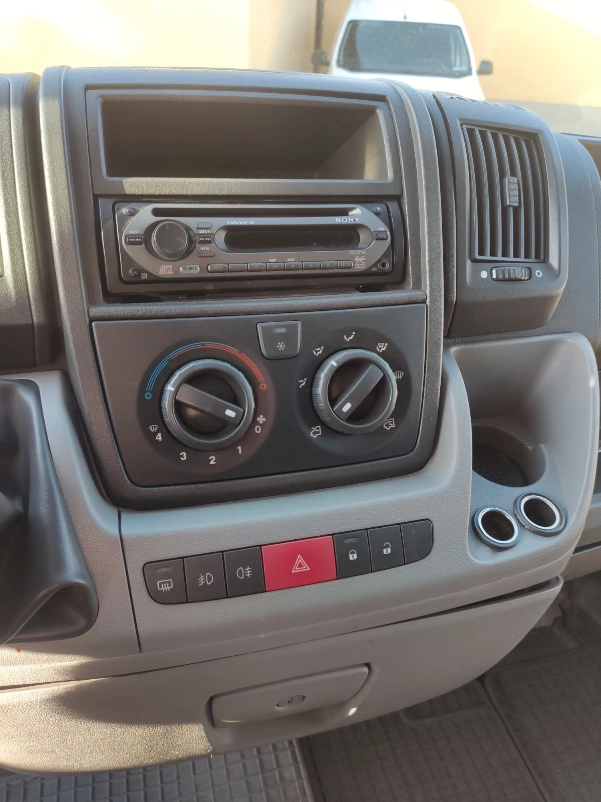 Fiat Ducato 2.3JTD - изображение 8