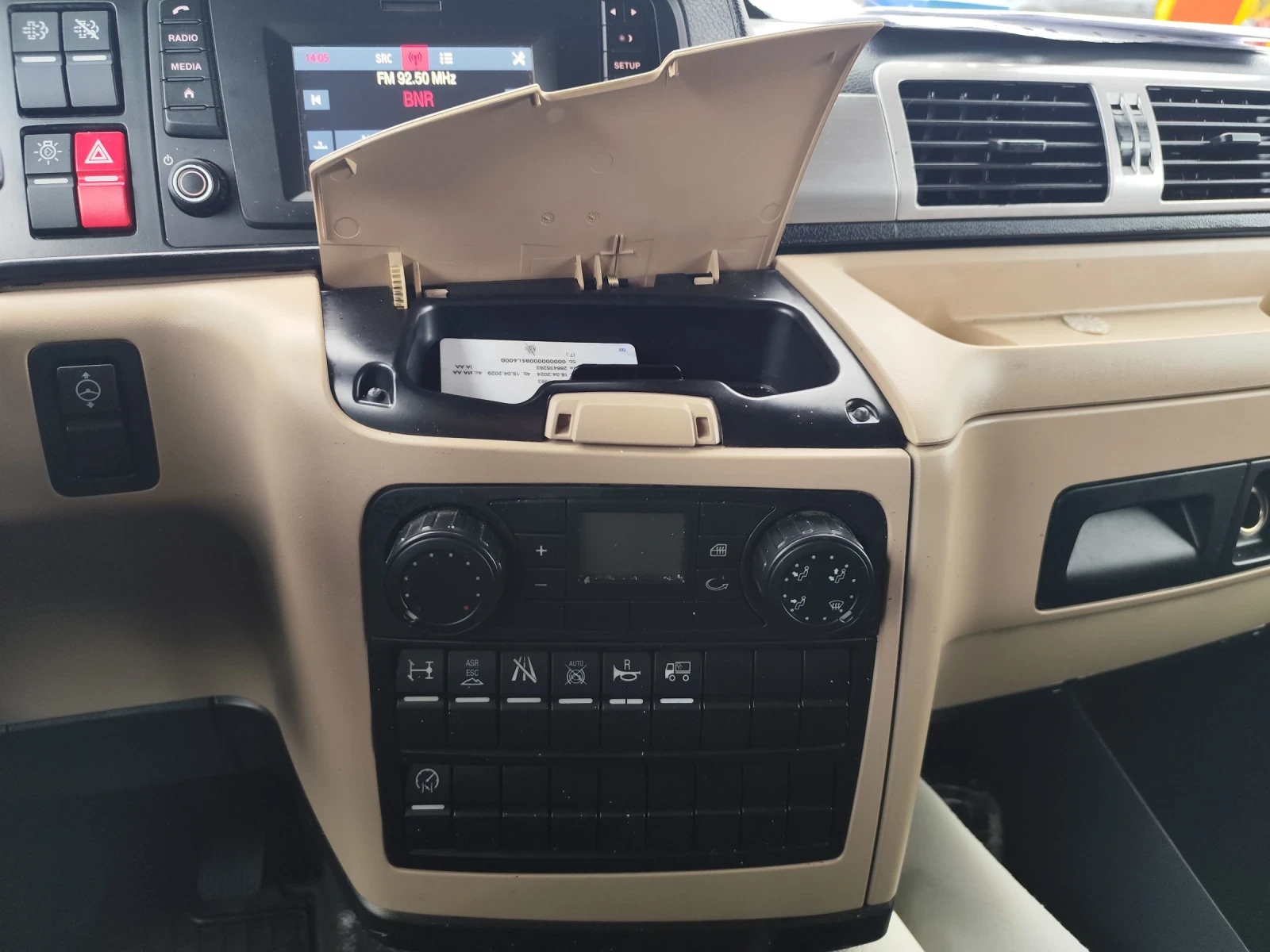 Man 8.180 Самосвал с кран - изображение 5