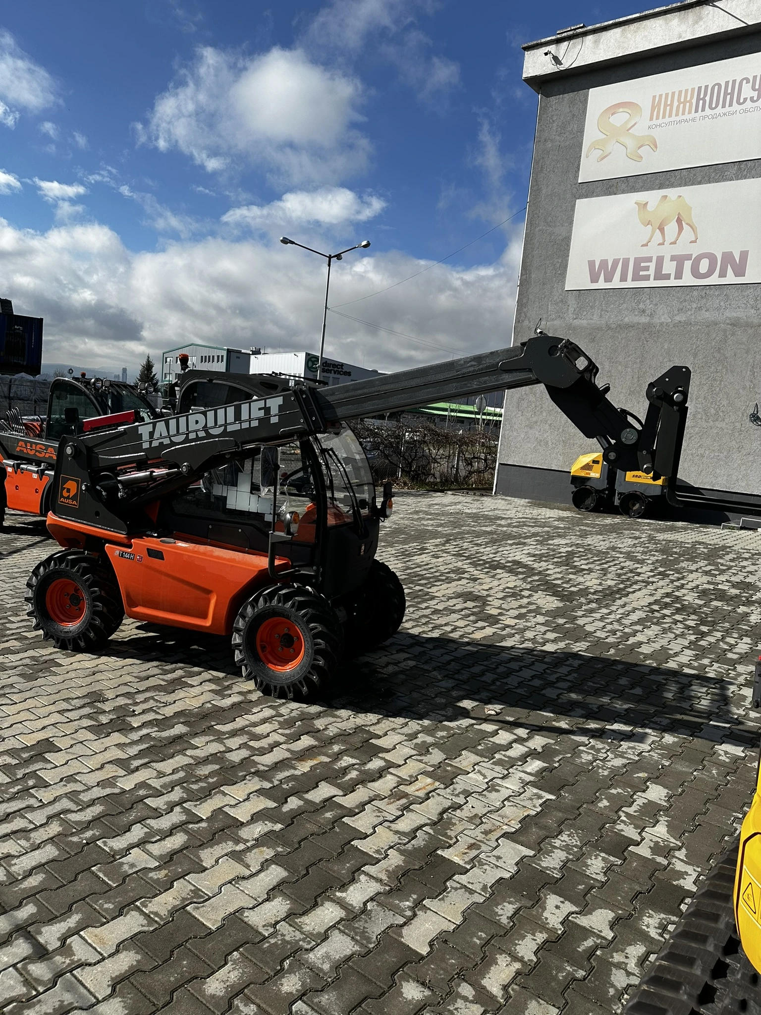 Телескопичен товарач Ausa T144H - изображение 6