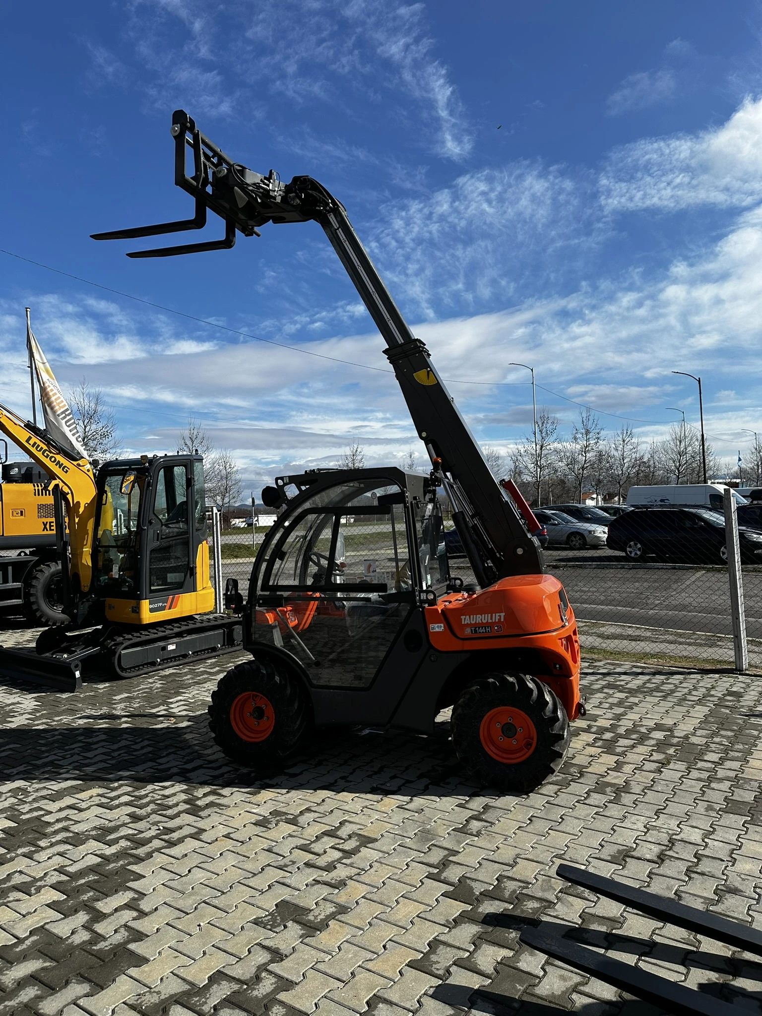 Телескопичен товарач Ausa T144H - изображение 10