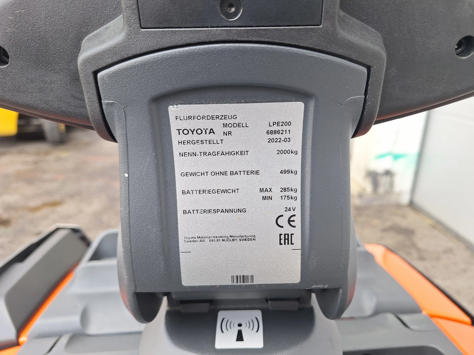  Toyota LPE200 | Mobile.bg   8