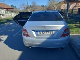 Mercedes-Benz C 300 Авангард, снимка 12