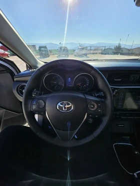 Toyota Auris 1.6 дизел, хечбек, снимка 15