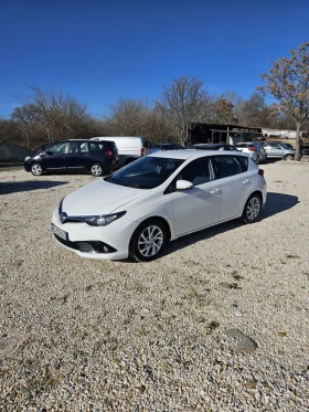 Toyota Auris 1.6 дизел, хечбек, снимка 2