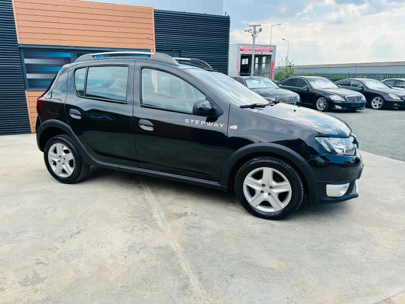 Dacia Sandero 1.5 DCI/NAVI/STEPWAY, снимка 4 - Автомобили и джипове - 41454927