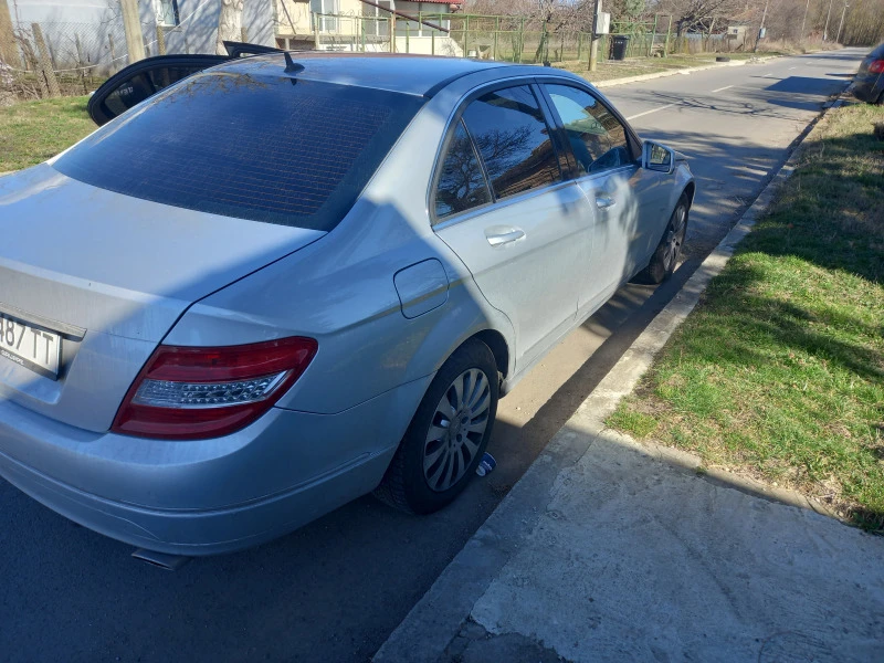 Mercedes-Benz C 300 Авангард, снимка 2 - Автомобили и джипове - 47295249