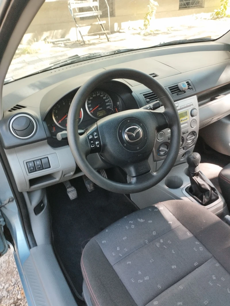 Mazda 2, снимка 12 - Автомобили и джипове - 47747780