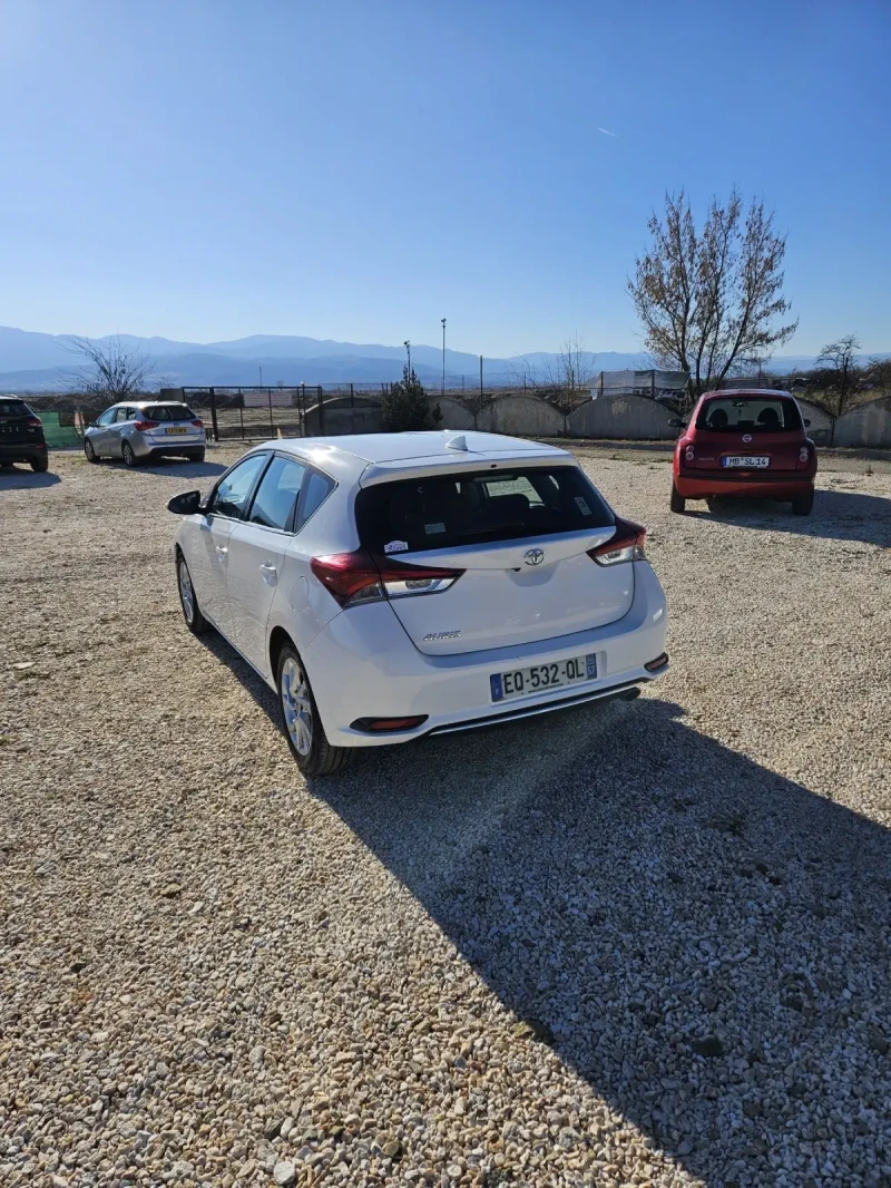 Toyota Auris 1.6 дизел, хечбек, снимка 6 - Автомобили и джипове - 49580163