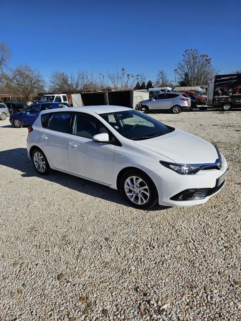 Toyota Auris 1.6 дизел, хечбек, снимка 9 - Автомобили и джипове - 49580163