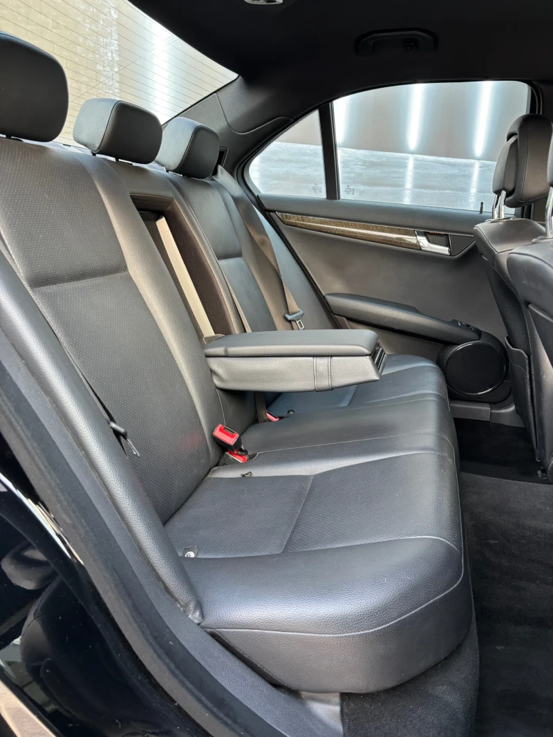 Mercedes-Benz C 250 AMG AUTOMATIC, снимка 13 - Автомобили и джипове - 50312364