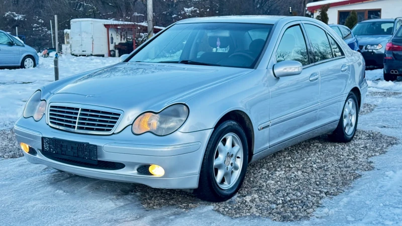 Mercedes-Benz C 220 2.2 CDI 143к.с. Автомат Италия, снимка 3 - Автомобили и джипове - 52893181