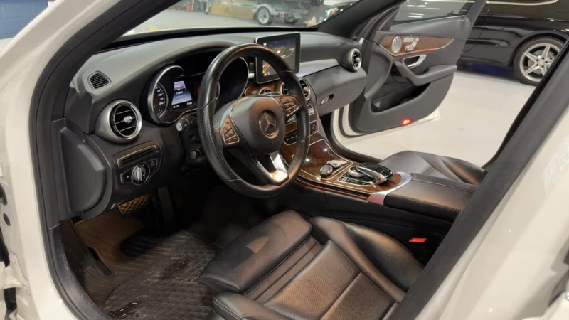 Mercedes-Benz C 300 ПАМЕТ* BURMESTER* ПАНОРАМА* КАМЕРА* КОЖА* , снимка 10 - Автомобили и джипове - 53157666